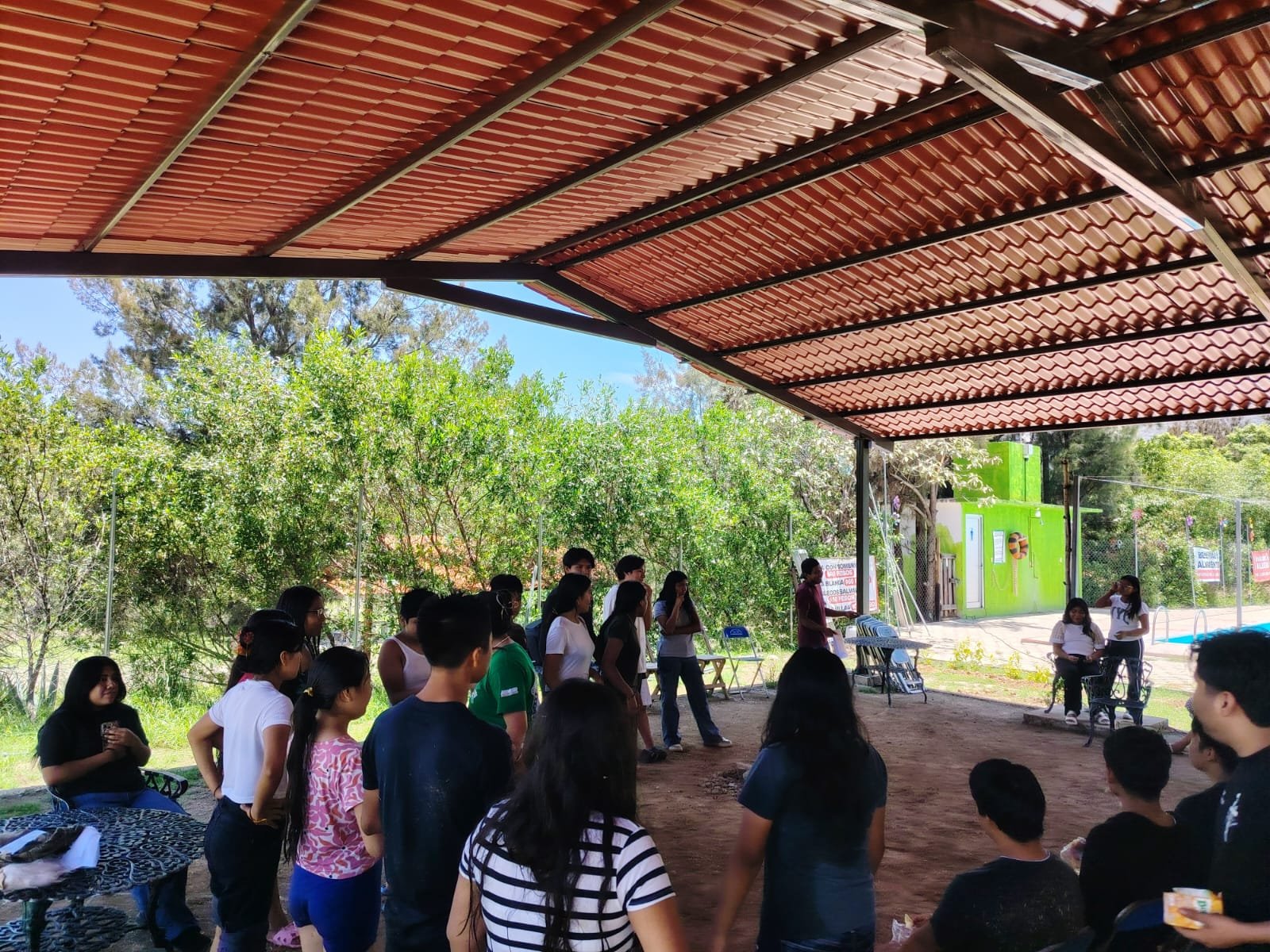 Dinámica de integración con globo entre los jóvenes