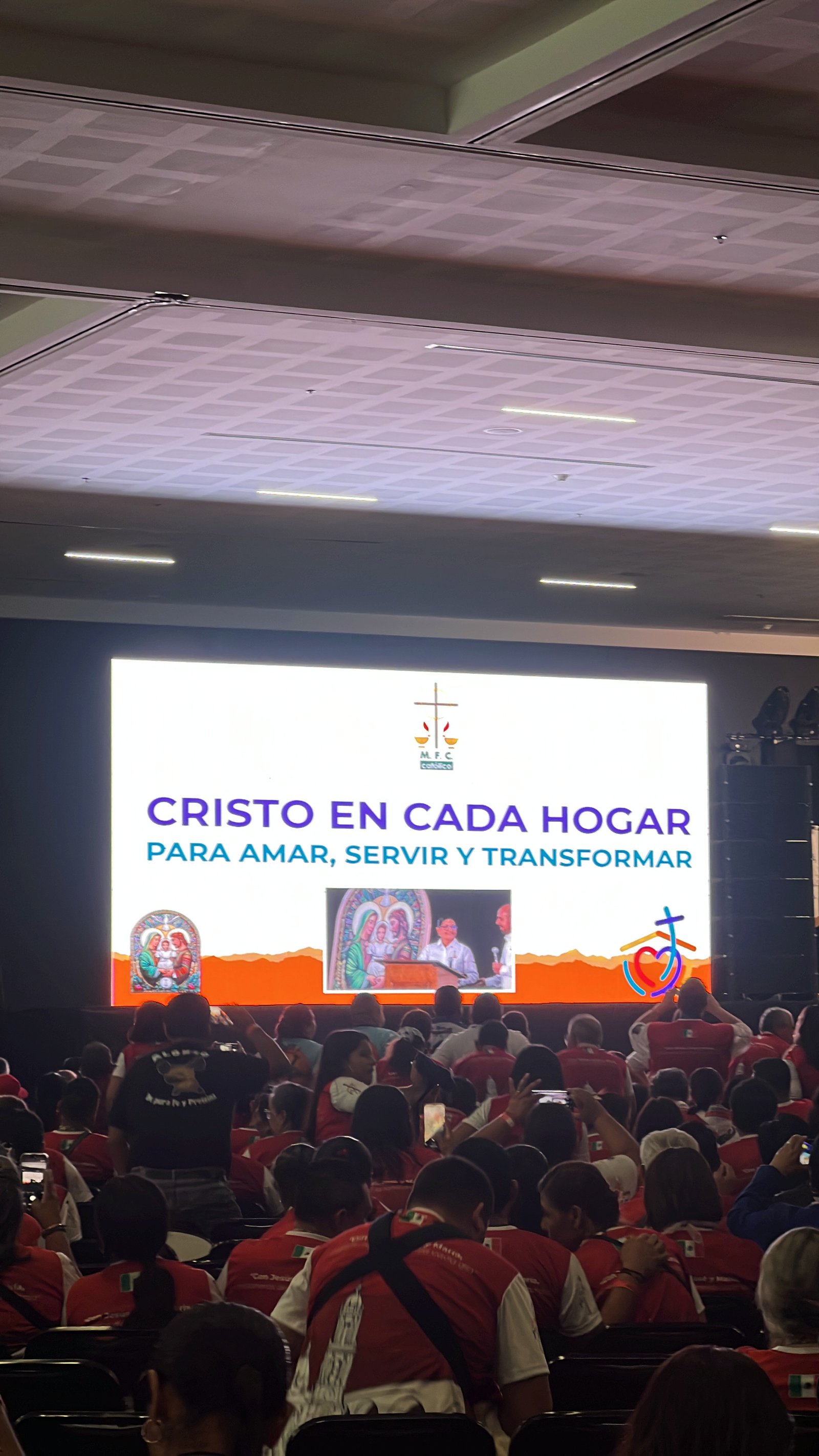 Jóvenes del MFC Juvenil conviviendo en un encuentro diocesano